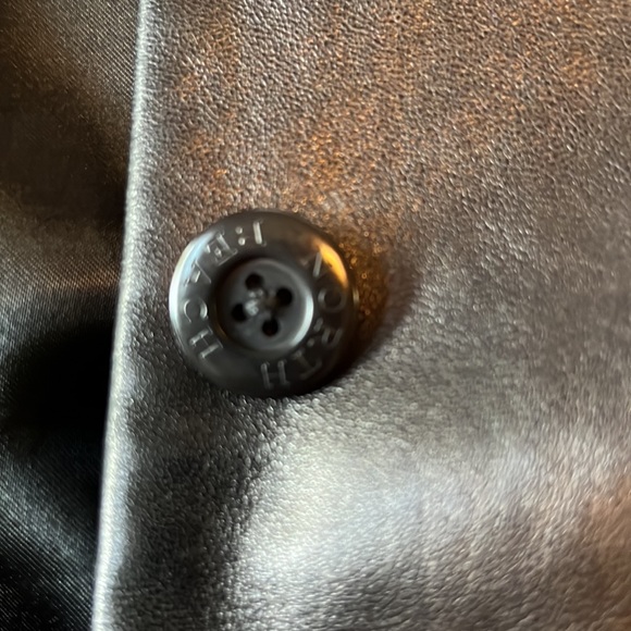 Women’s Michael Hoban Leather Jacket. Size 8 Classic Black. 5 Button down. - Picture 9 of 9